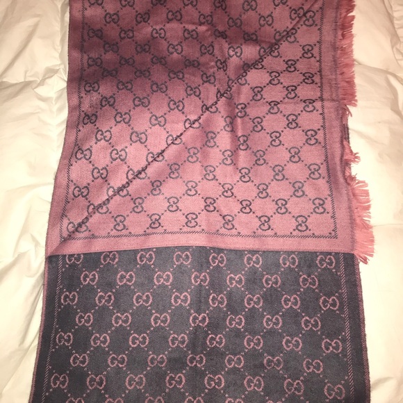 Gucci Scarf - Picture 1 of 3